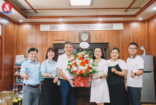 Đại điện các doanh nghiệp thành viên khối thi đua số 9 huyện Gia Lâm đến thăm và chúc mừng DUCANH BOND nhân kỷ niệm 21 năm thành lập 